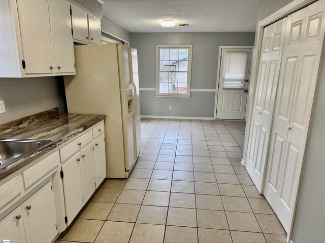 228 Greenridge Drive, Moore, SC 29369