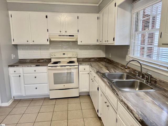 228 Greenridge Drive, Moore, SC 29369