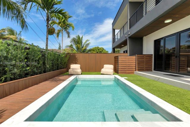 3011 SW 27th St 1, Miami, FL 33133