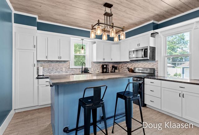 67 W 18th Street, Holland City, MI 49423