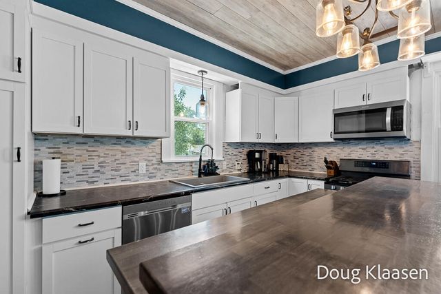 67 W 18th Street, Holland City, MI 49423