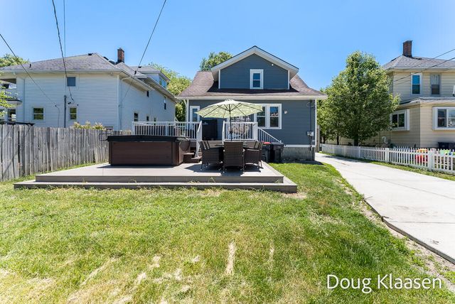 67 W 18th Street, Holland City, MI 49423