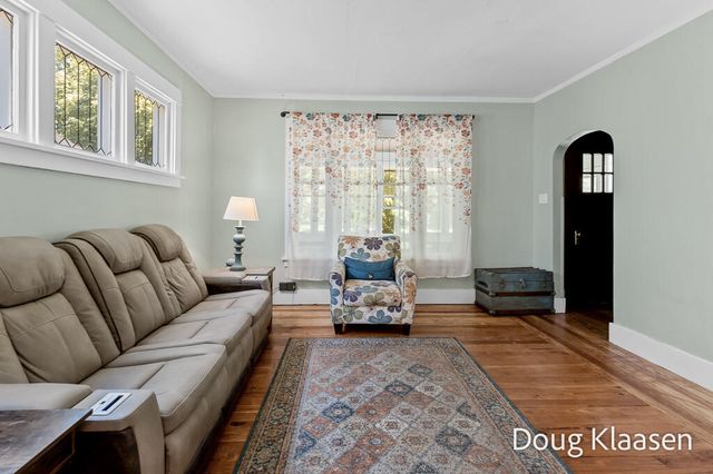 67 W 18th Street, Holland City, MI 49423