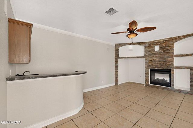 413 EMERALD SHORE Lane, El Paso, TX 79928