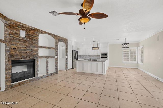 413 EMERALD SHORE Lane, El Paso, TX 79928