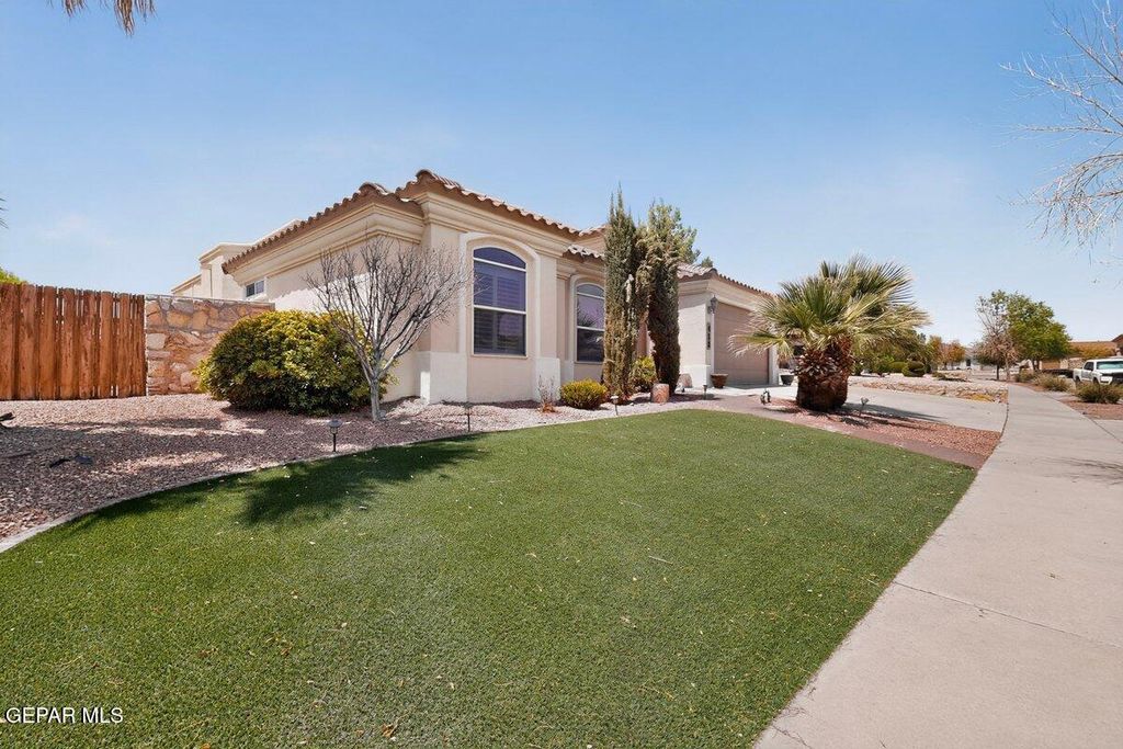 413 EMERALD SHORE Lane, El Paso, TX 79928
