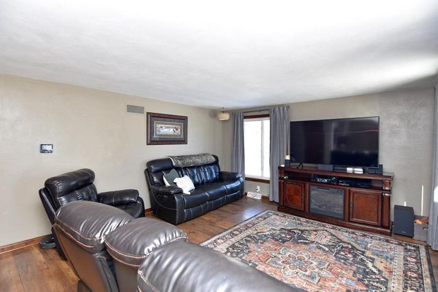 6800 243rd AVENUE, Salem, WI 53168