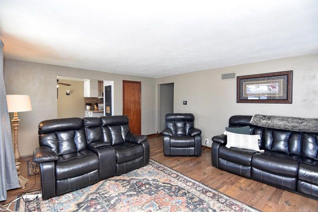 6800 243rd AVENUE, Salem, WI 53168