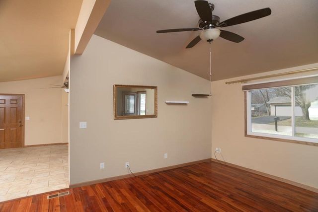 406 Cardinal Drive, Westfield, WI 53964