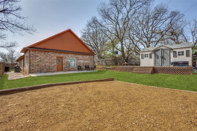 409 W Johnson Street, Denison, TX 75020