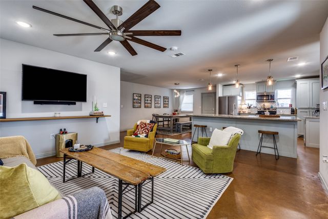 409 W Johnson Street, Denison, TX 75020