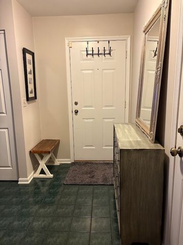 1267 Derby Lane, Mundelein, IL 60060