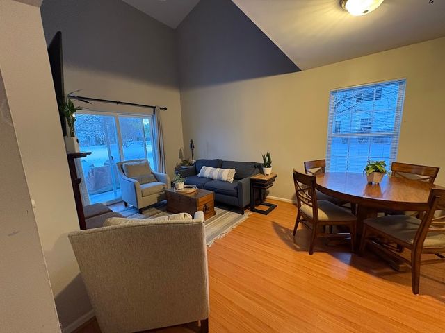 1267 Derby Lane, Mundelein, IL 60060