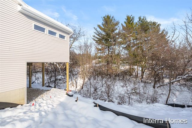 323 Hickory Valley Drive, Kalamazoo, MI 49009