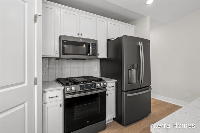 323 Hickory Valley Drive, Kalamazoo, MI 49009