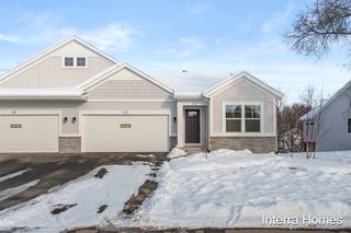 323 Hickory Valley Drive, Kalamazoo, MI 49009