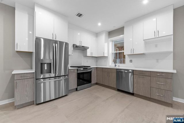 743 Kingsland Avenue, Ridgefield, NJ 07657