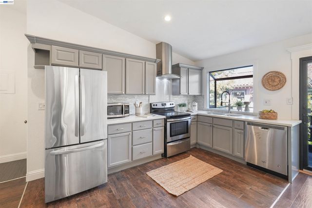 232 Race St, San Jose, CA 95126