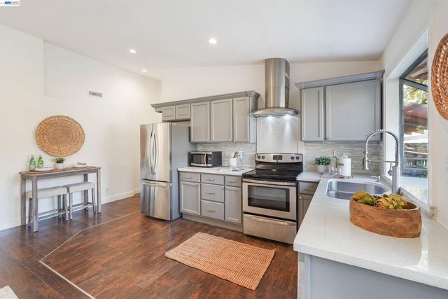 232 Race St, San Jose, CA 95126