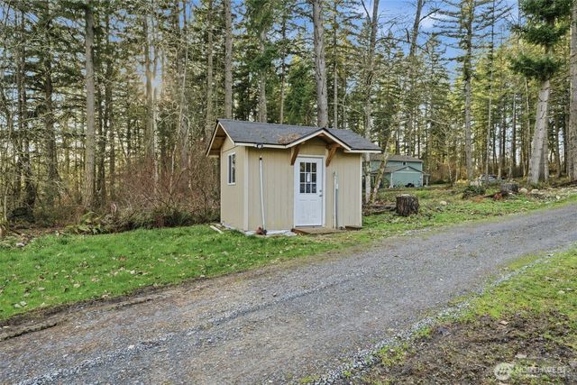 34315 Tanwax Drive E, Eatonville, WA 98328