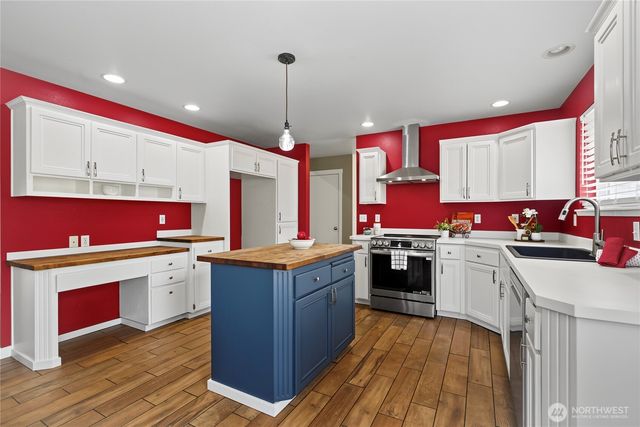 1451 E Old Ranch Road, Allyn, WA 98524