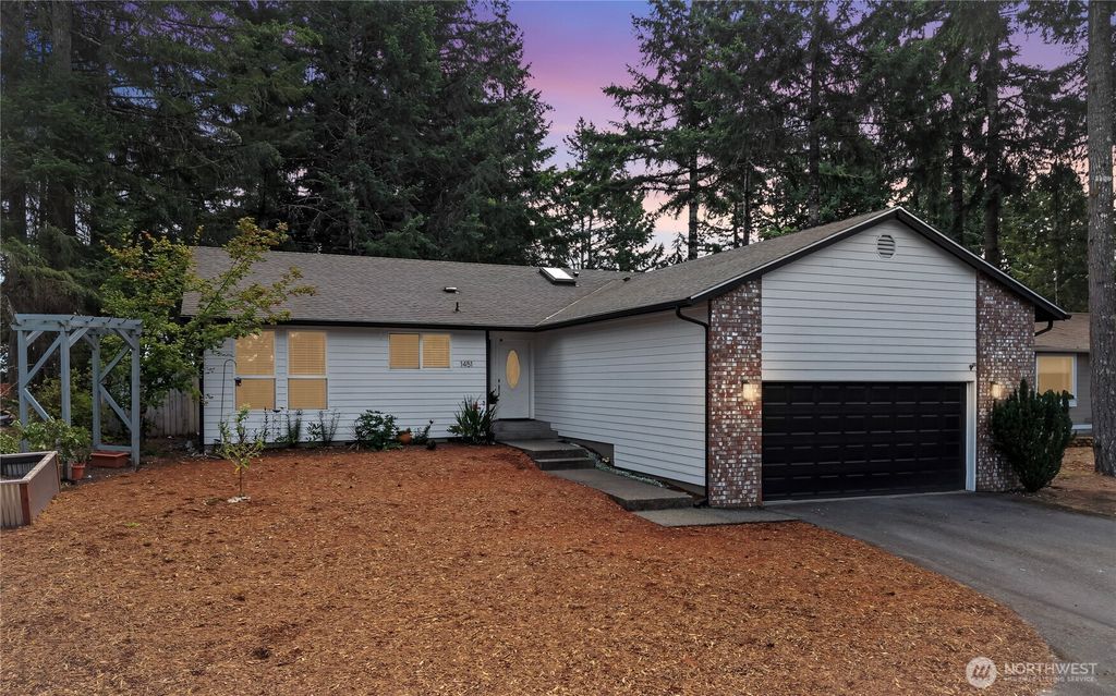 1451 E Old Ranch Road, Allyn, WA 98524