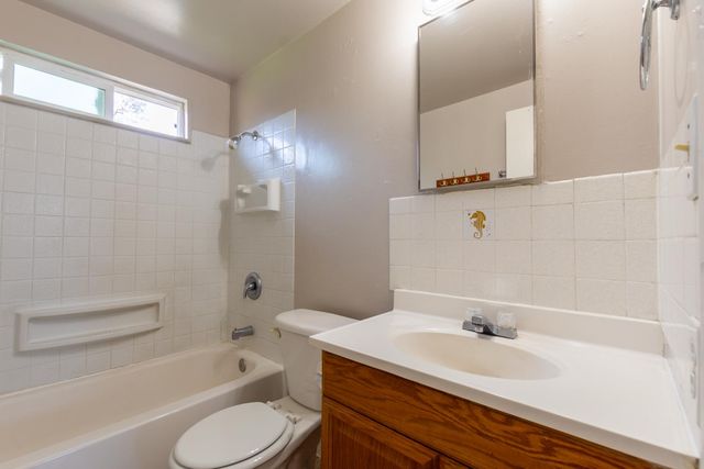 5852 N Haven Dr, North Highlands, CA 95660