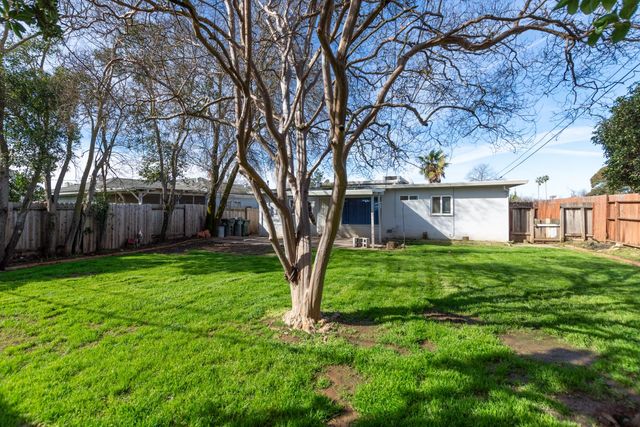 5852 N Haven Dr, North Highlands, CA 95660