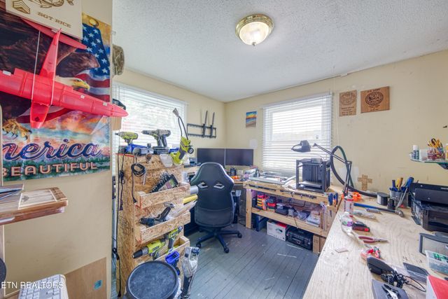 125 S Fowler Circle, Clinton, TN 37716
