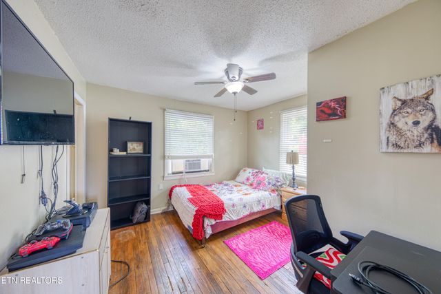 125 S Fowler Circle, Clinton, TN 37716