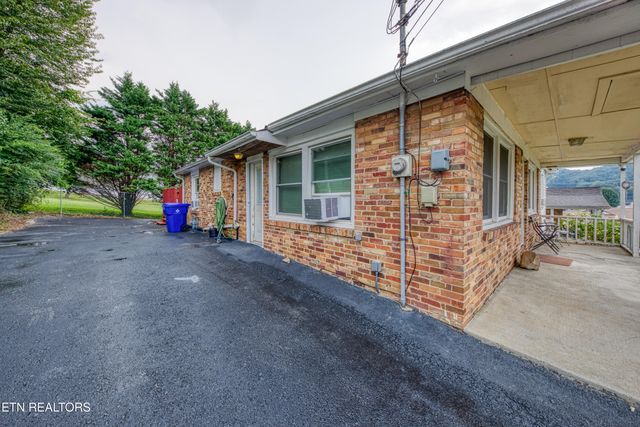 125 S Fowler Circle, Clinton, TN 37716
