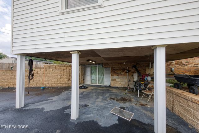 125 S Fowler Circle, Clinton, TN 37716