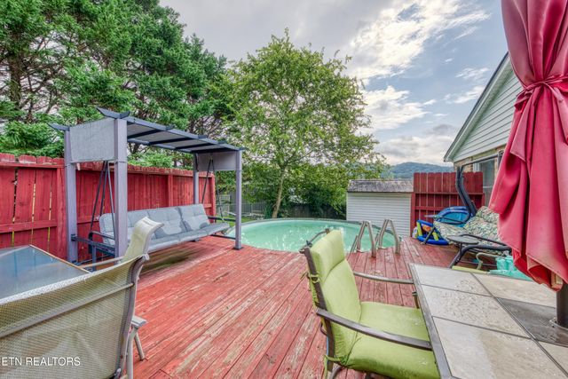 125 S Fowler Circle, Clinton, TN 37716