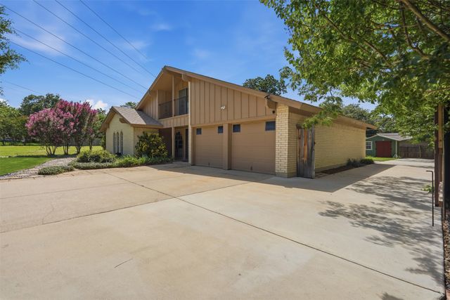 6370 Wilton Drive, Fort Worth, TX 76133