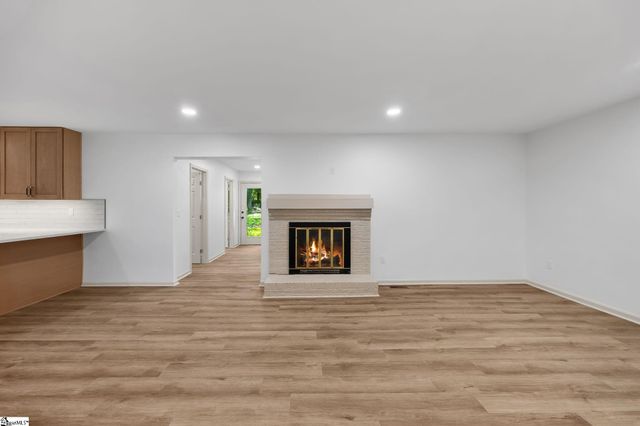 13 Bedford Lane, Taylors, SC 29687