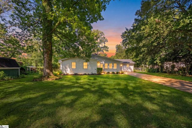 13 Bedford Lane, Taylors, SC 29687