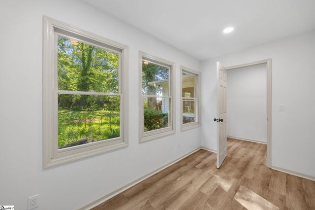 13 Bedford Lane, Taylors, SC 29687
