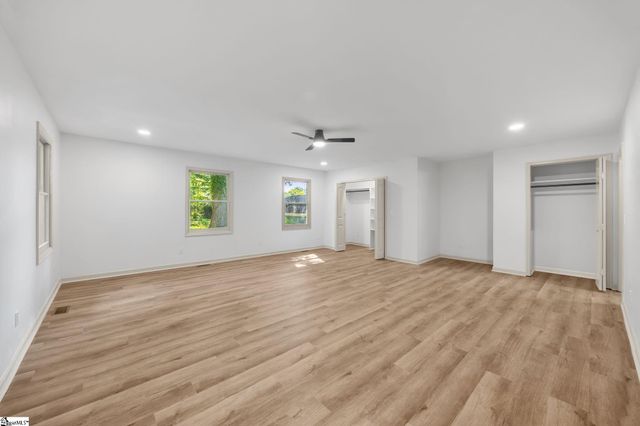 13 Bedford Lane, Taylors, SC 29687
