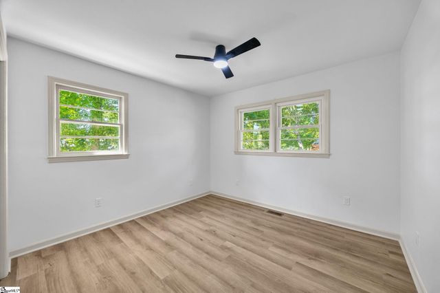 13 Bedford Lane, Taylors, SC 29687
