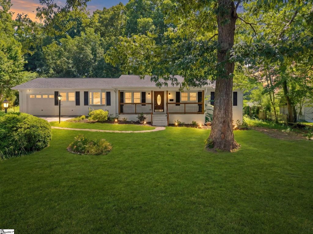 13 Bedford Lane, Taylors, SC 29687