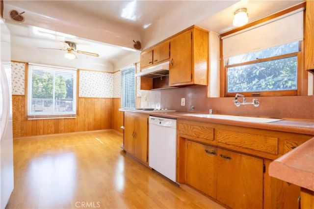 6909 Peach Avenue, Van Nuys, CA 91406