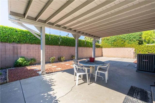 6909 Peach Avenue, Van Nuys, CA 91406