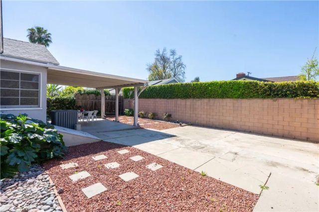6909 Peach Avenue, Van Nuys, CA 91406