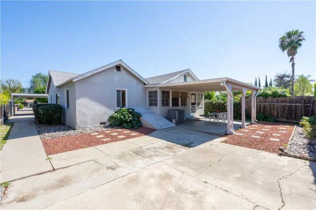6909 Peach Avenue, Van Nuys, CA 91406