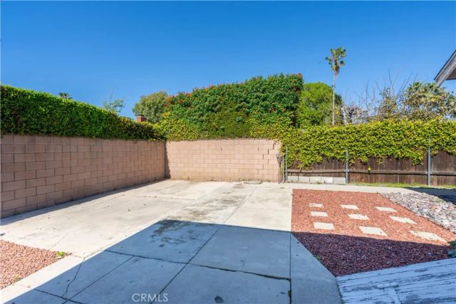 6909 Peach Avenue, Van Nuys, CA 91406