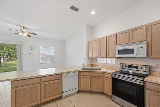 4135 Woodhill Pl, Boynton Beach, FL 33436