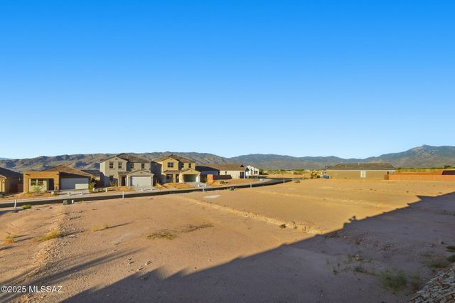 14013 E Crotalus Way, Vail, AZ 85641