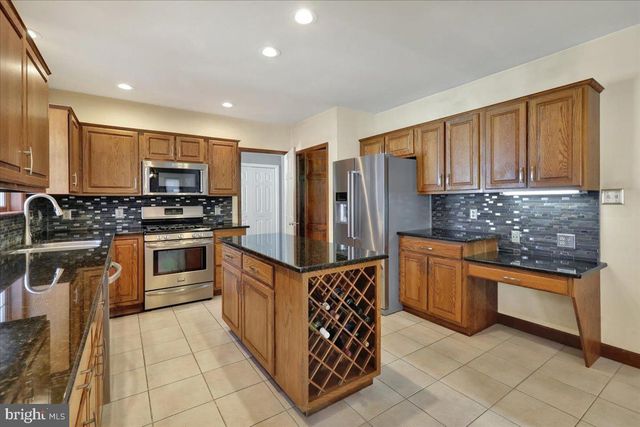 23 LAURA CT, Sinking Spring, PA 19608