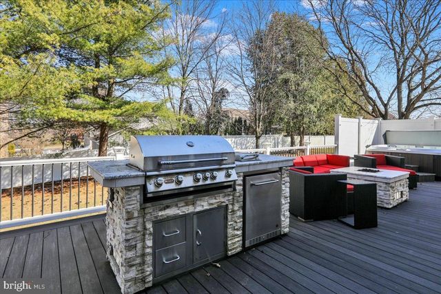 23 LAURA CT, Sinking Spring, PA 19608