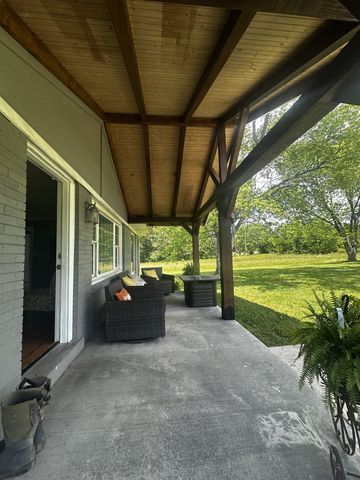 9 Caldwell Rd, Summertown, TN 38483